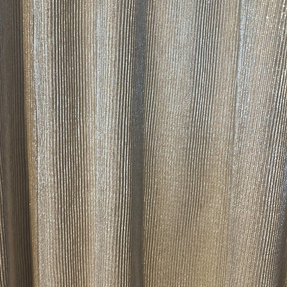 Who What Wear gold metallic midi skirt - Picture 2 of 4